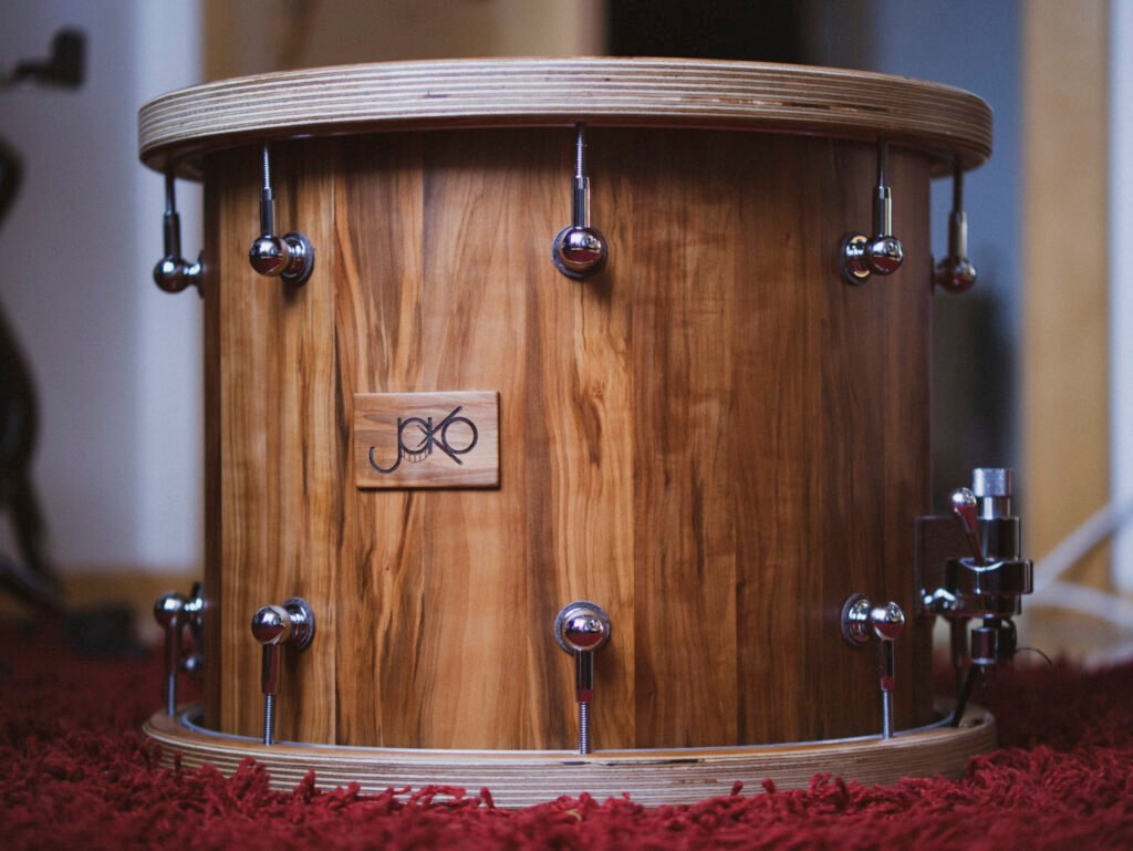 JoKo Drum Snare aus Apfelholz in Nahaufnahme