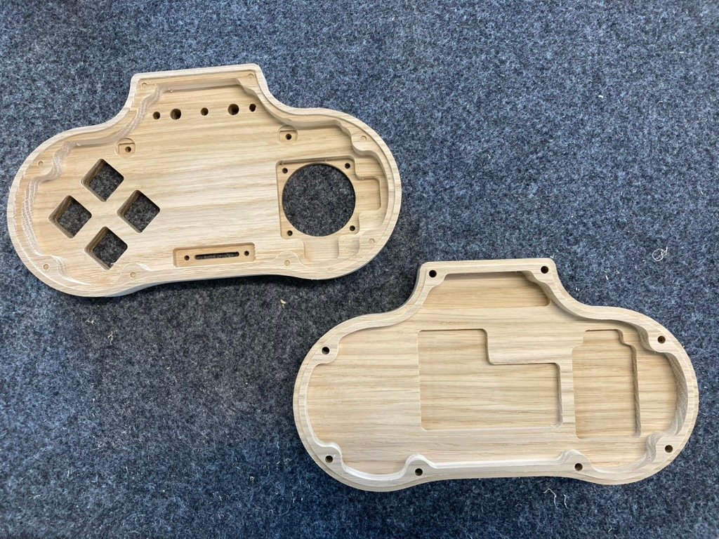 Rohes Gehäuse der Grain Kalimba nach dem CNC-Fräsen