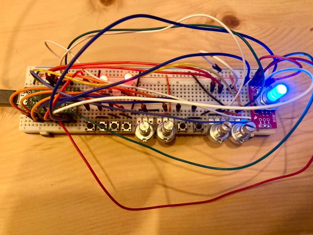 Elektronik-Prototyp der Grain Kalimba auf einem Steckbrett